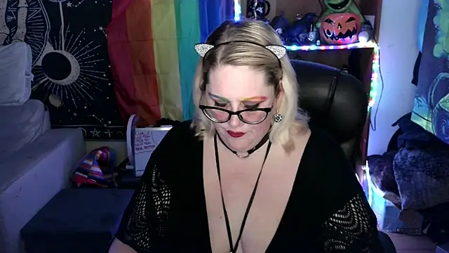 Kinky Witch online show from June 19, 2026, 6:03 pm