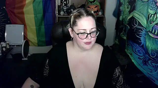 Snapshot of Kinky_Witch chatting on July 8, 2026, 12:03 am Kinky Witch online show from July 8, 2026, 12:03 am