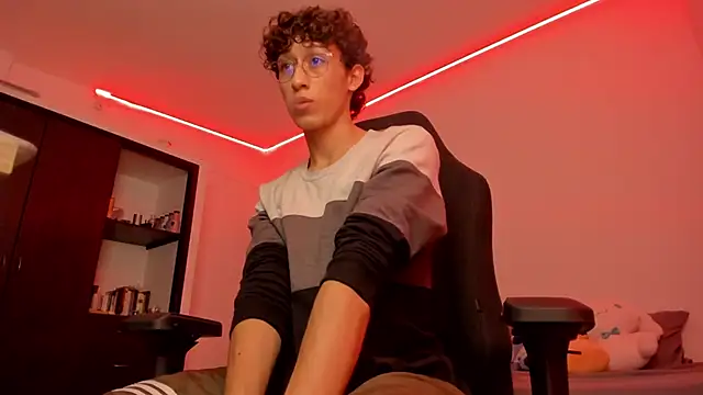 velvet skyn online show from October 4, 2025, 8:27 am