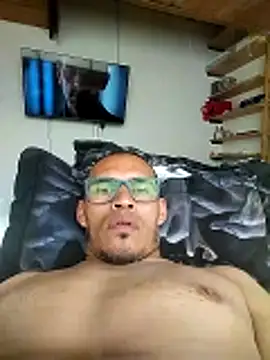 DOBLEWYOSK69G online show from February 5, 2026, 9:10 pm