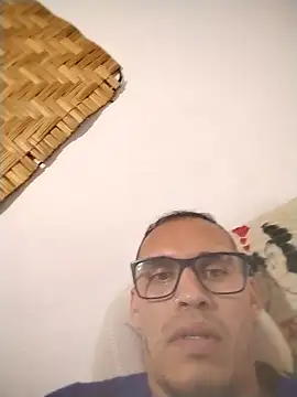 DOBLEWYOSK69G online show from April 4, 2026, 8:26 pm