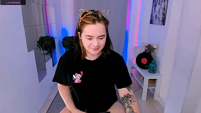 lunaalli online show from November 15, 2025, 4:11 pm