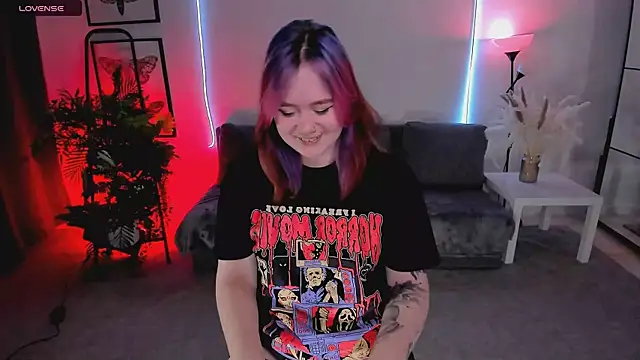 Snapshot of lunaalli chatting on February 8, 2026, 9:23 pm lunaalli online show from February 8, 2026, 9:23 pm