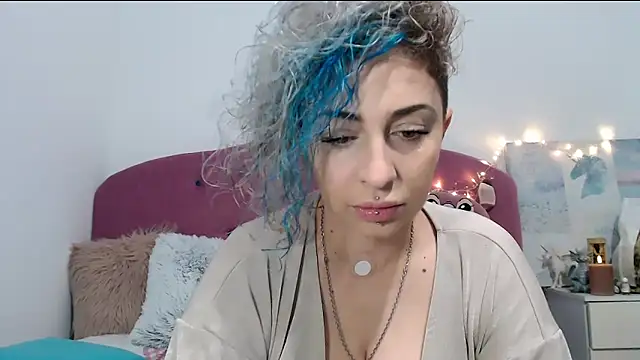 AAARUNY online show from October 8, 2025, 12:07 pm