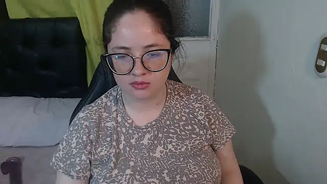 KrystalAdams online show from April 10, 2026, 1:29 pm