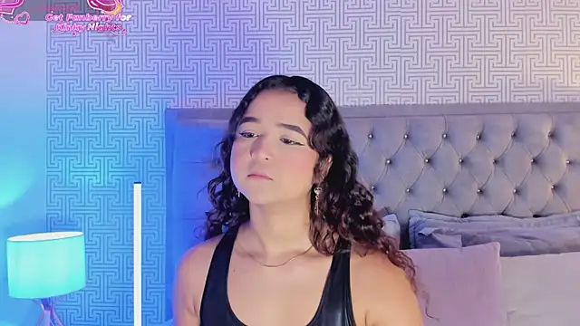 Evaa Lunna  online show from December 20, 2025, 8:22 pm