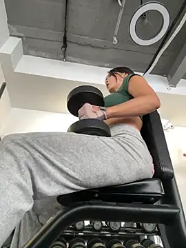 Ninazhang online show from October 15, 2025, 2:43 am