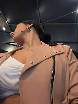 Vaneza G1 online show from March 14, 2026, 4:07 am