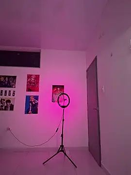 18 salo online show from February 20, 2026, 6:19 am