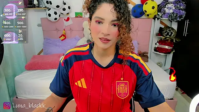 Luna blackk online show from July 6, 2026, 8:11 pm