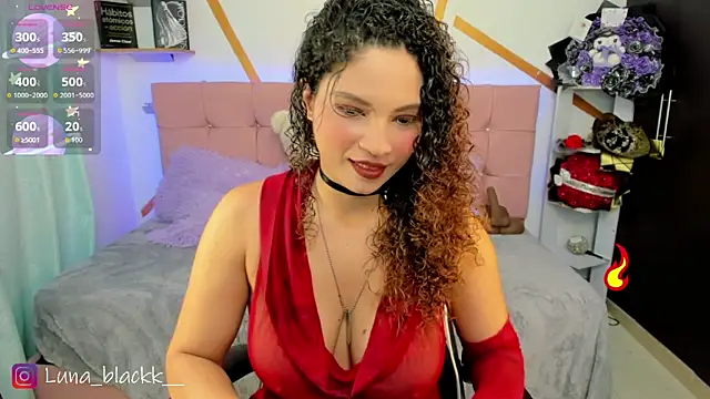 Luna blackk online show from June 18, 2026, 9:09 pm