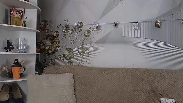 EvoletteLouLou online show from February 28, 2026, 1:22 pm