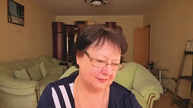 Margo Moll online show from February 6, 2026, 9:27 am