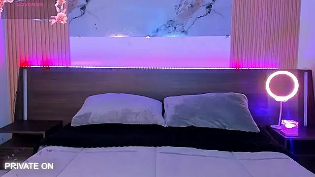 Snapshot of samanthaa_moon chatting on March 18, 2026, 11:16 pm samanthaa moon online show from March 18, 2026, 11:16 pm