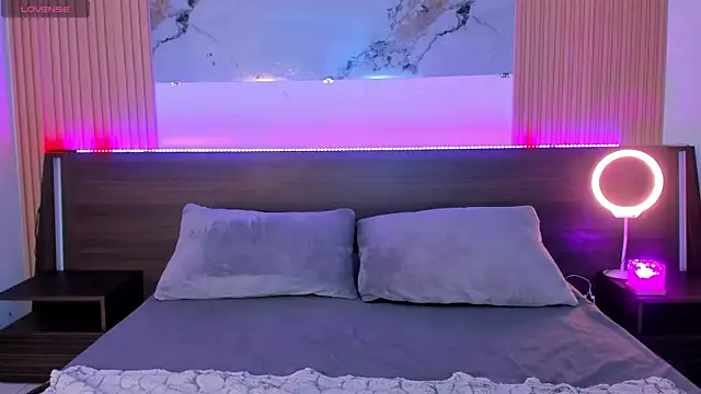 Snapshot of samanthaa_moon chatting on March 26, 2026, 11:02 pm samanthaa moon online show from March 26, 2026, 11:02 pm