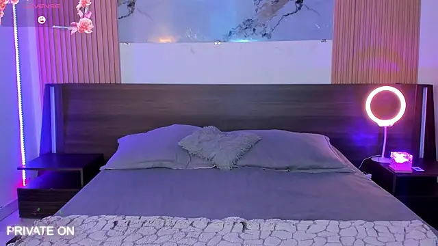 samanthaa moon online show from November 25, 2025, 11:37 pm