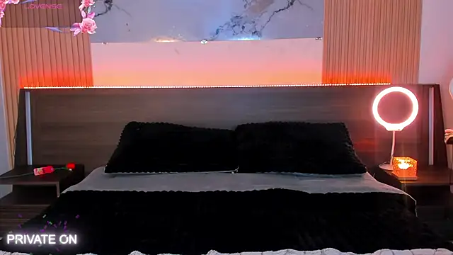 Snapshot of samanthaa_moon chatting on March 11, 2026, 12:15 am samanthaa moon online show from March 11, 2026, 12:15 am