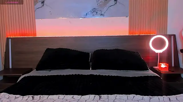 Snapshot of samanthaa_moon chatting on March 15, 2026, 11:01 pm samanthaa moon online show from March 15, 2026, 11:01 pm