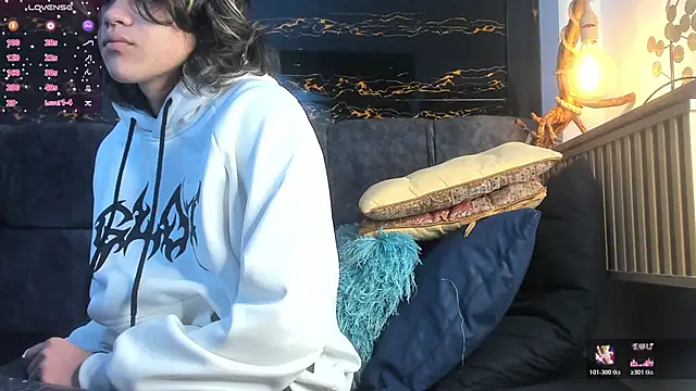 Diamond twink online show from November 20, 2025, 4:24 am