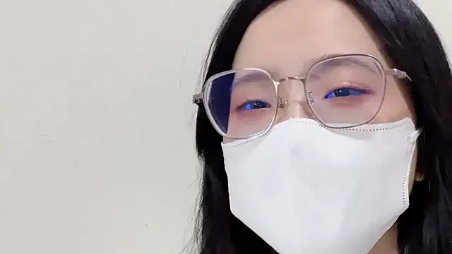 LHeart online show from October 16, 2025, 1:52 pm