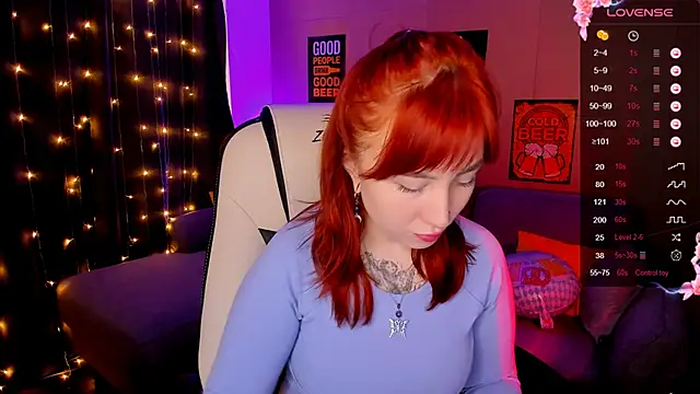 deboramoore online show from September 28, 2025, 2:29 am