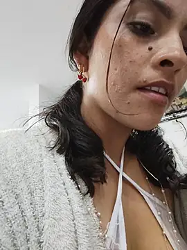 Snapshot of Fox_Roxxan chatting on February 15, 2026, 7:51 am Fox Roxxan online show from February 15, 2026, 7:51 am