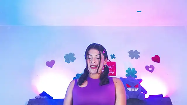 Snapshot of Fox_Roxxan chatting on March 21, 2026, 1:40 am Fox Roxxan online show from March 21, 2026, 1:40 am