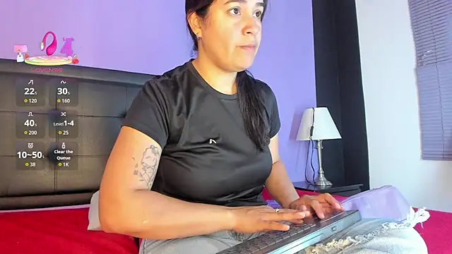 GreciaFox1 online show from April 24, 2026, 12:29 pm