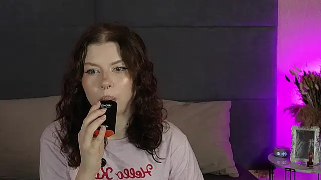 RianaRey online show from June 19, 2026, 6:19 am