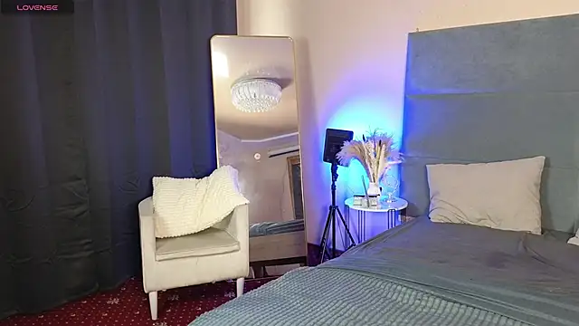 RianaRey online show from June 16, 2026, 6:02 am