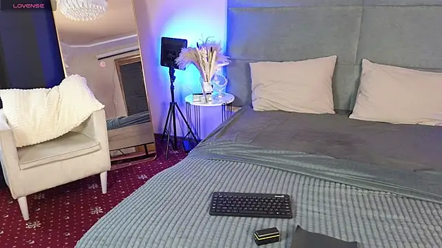 RianaRey online show from June 15, 2026, 6:13 am
