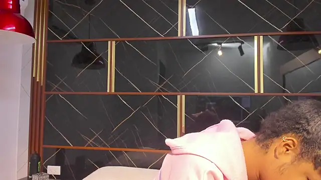 HannyThompson online show from February 7, 2026, 12:35 pm