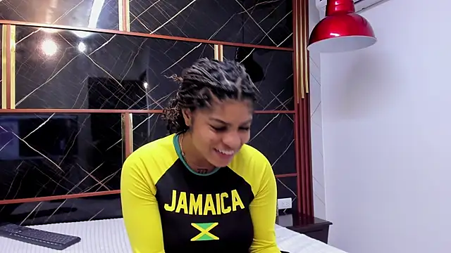 HannyThompson online show from September 27, 2025, 12:22 pm