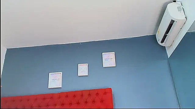 zuri villegas online show from October 10, 2025, 7:25 pm