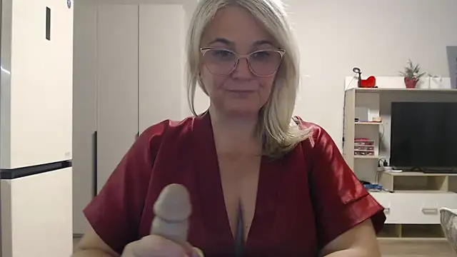 EleanoraDream online show from February 20, 2026, 1:02 pm