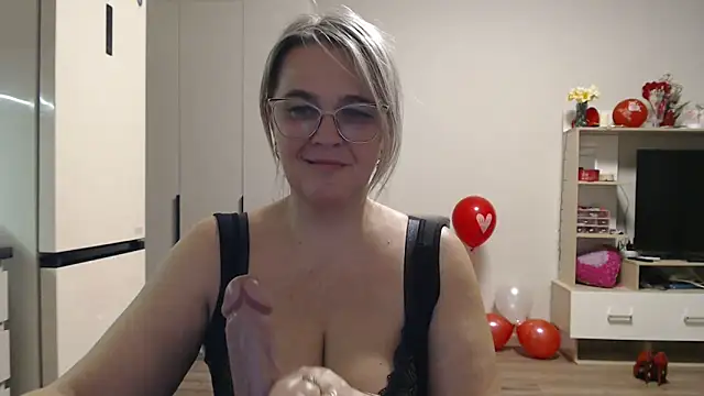 EleanoraDream online show from May 7, 2026, 4:54 pm