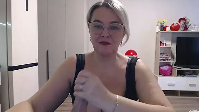 EleanoraDream online show from May 4, 2026, 8:50 am
