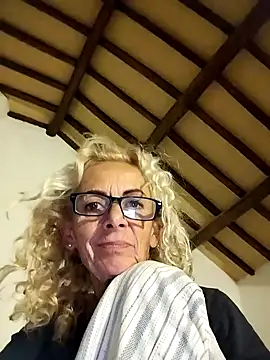 clarabell4 online show from September 14, 2025, 7:25 pm