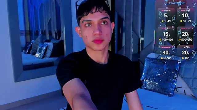 Snapshot of Sebax_Young chatting on June 12, 2026, 4:10 am Sebax Young online show from June 12, 2026, 4:10 am