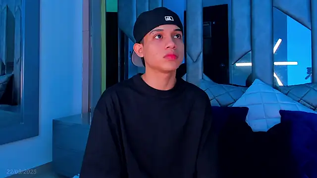 Sebax Young online show from September 23, 2025, 4:30 am