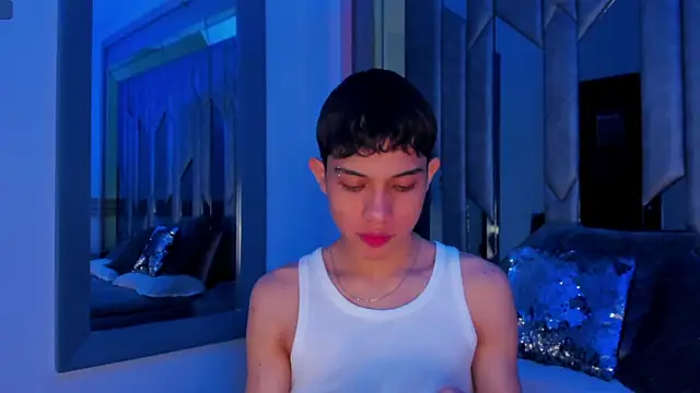 Snapshot of Sebax_Young chatting on June 6, 2026, 8:25 pm Sebax Young online show from June 6, 2026, 8:25 pm