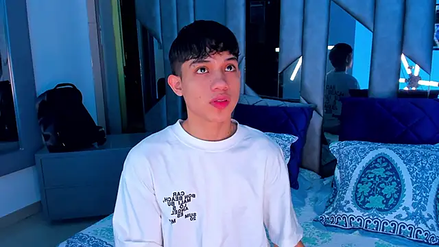 Sebax Young online show from September 21, 2025, 8:03 pm