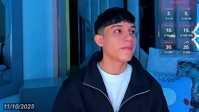 Sebax Young online show from October 11, 2025, 8:32 pm