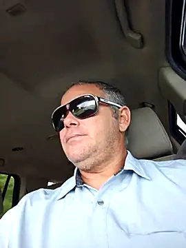 cubanitofeliz40 online show from October 1, 2025, 2:54 pm