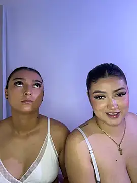 nicolexxaleja online show from May 8, 2026, 4:55 pm