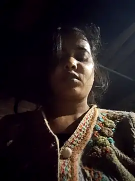 cute radhikaa online show from February 13, 2026, 2:39 pm