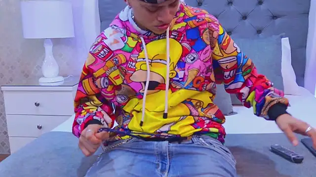 ZoeKrug online show from November 27, 2025, 7:58 pm