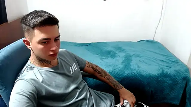 santii ss online show from October 3, 2025, 2:04 am