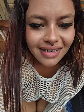 Yessica Lopezz online show from April 26, 2026, 1:52 pm