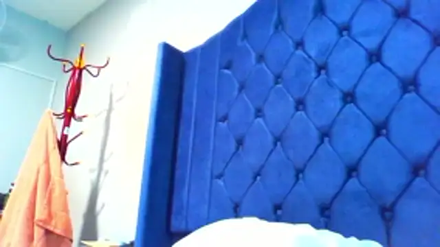 honeysweet111 online show from December 5, 2025, 3:32 pm